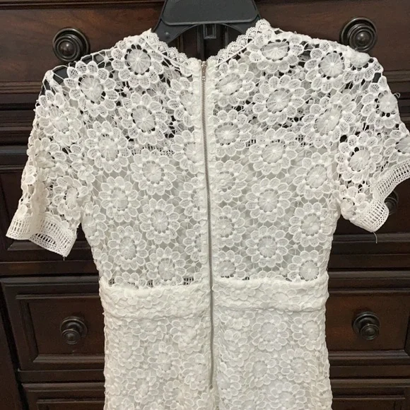 white lace Crocheted dress size 6 - Picture 6 of 11